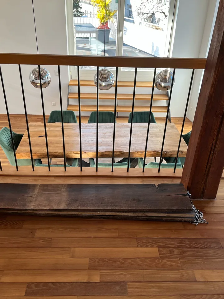 Charmant appartement loft avec cheminée et vue sur le lac à Uetikon am See