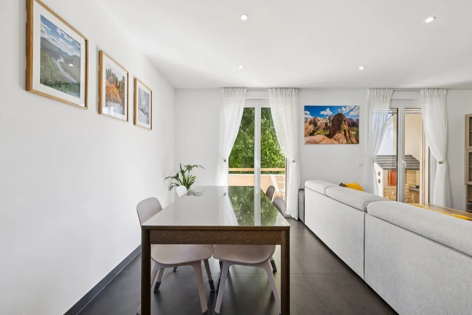 Élégant appartement en duplex de 4,5 pièces dans un environnement priv – photo 4 sur 13