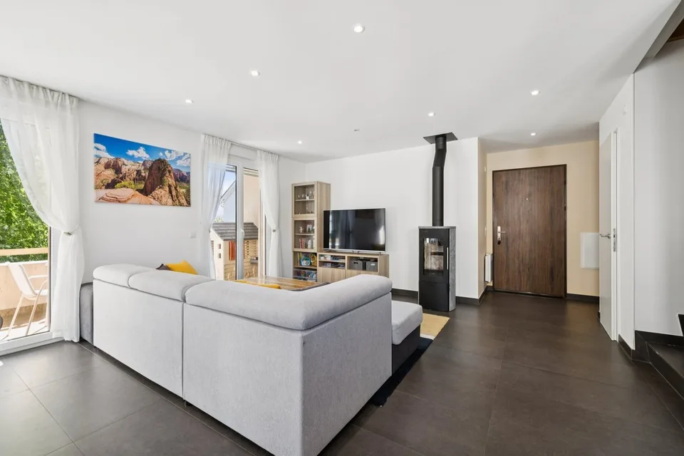Élégant appartement en duplex de 4,5 pièces dans un environnement priv – photo 3 sur 13