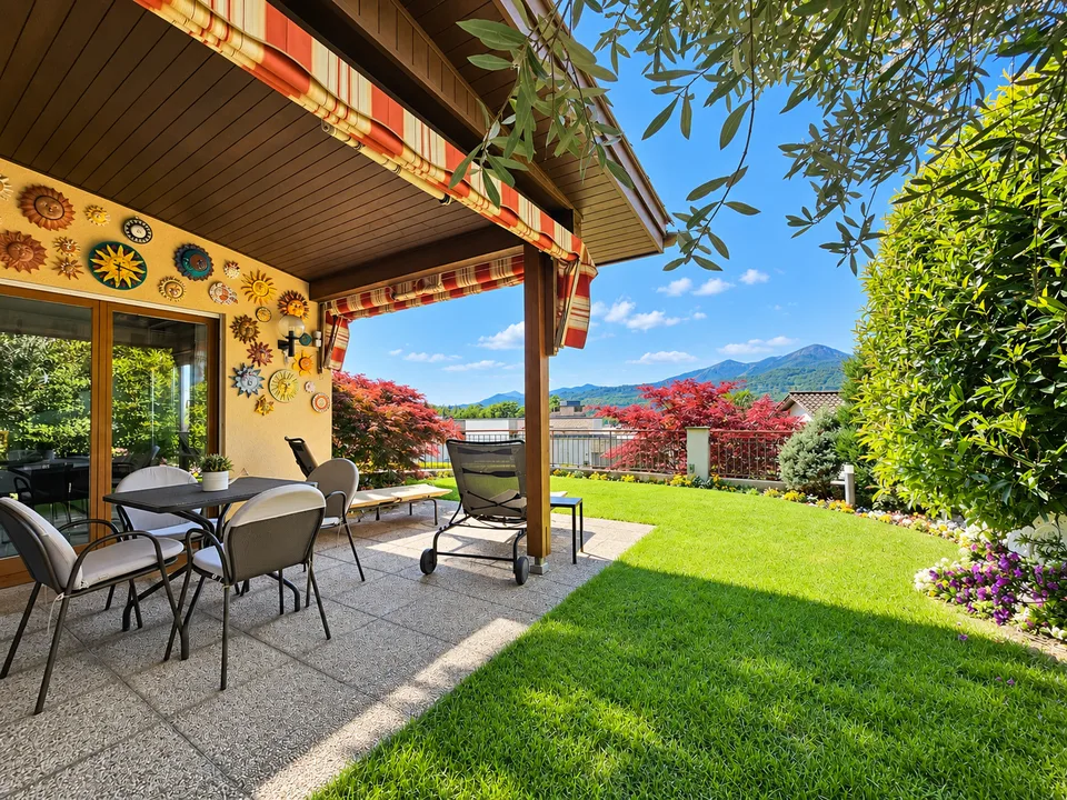 Mendrisio: Deliziosa casa unifamiliare contigua con splendido giardino e vista panoramica – foto 2 di 16