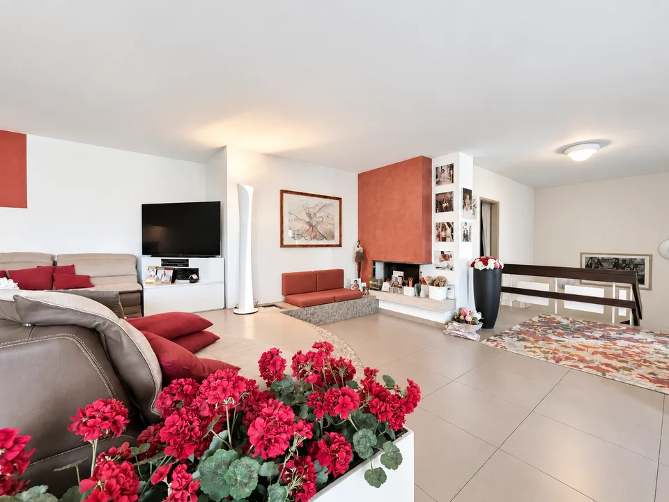 Mendrisio: Deliziosa casa unifamiliare contigua con splendido giardino e vista panoramica – foto 8 di 16