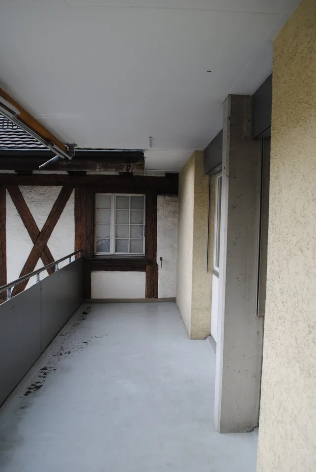 Helle 4.5-Zimmer-Wohnung mit Balkon an zentraler Lage