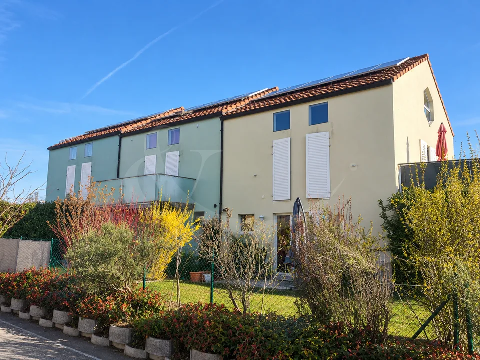 Beautiful contemporary semi-detached villa with 7 rooms ? Avusy