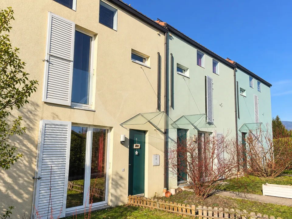 Beautiful contemporary semi-detached villa with 7 rooms ? Avusy