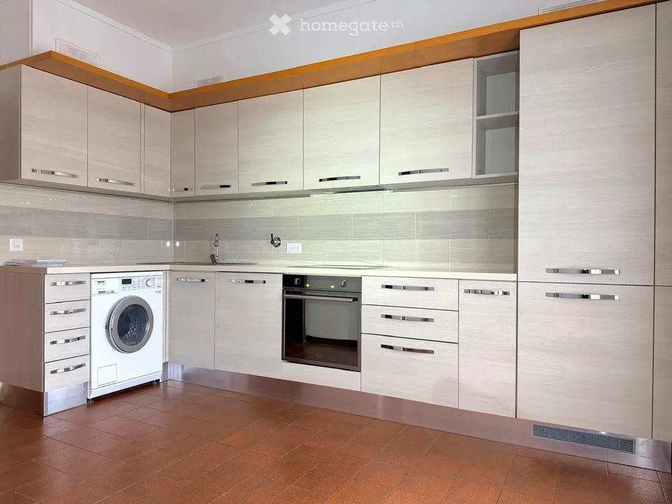 Helles 4.5-Zimmer-Apartment in Lugano – Via Marco da Carona 7