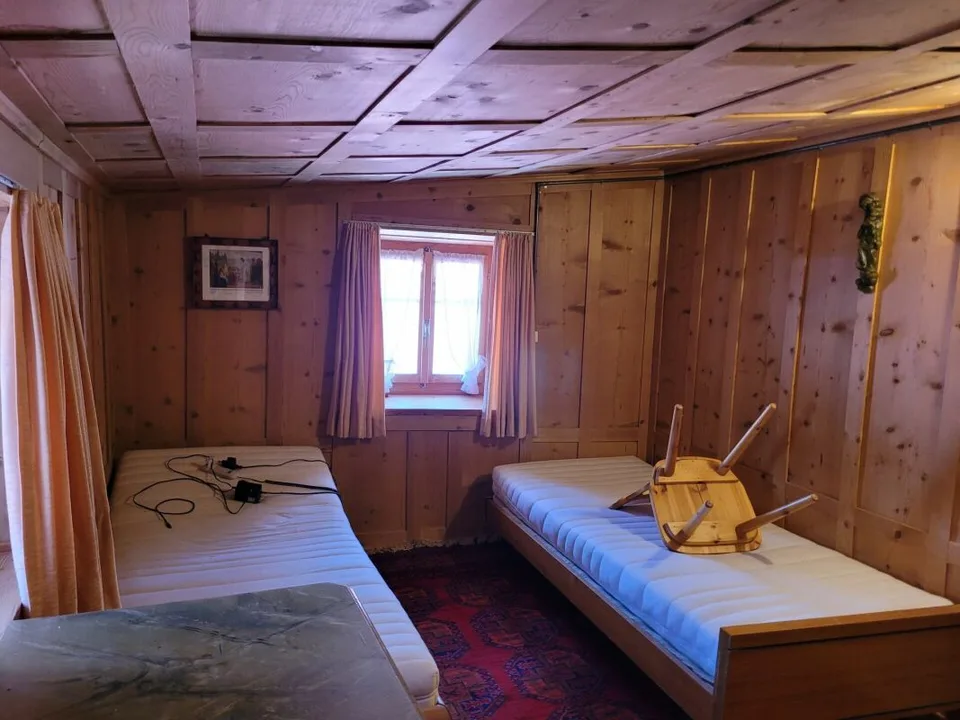Casa con laboratorio e stalla a 7458 Mon (GR) – foto 10 di 14