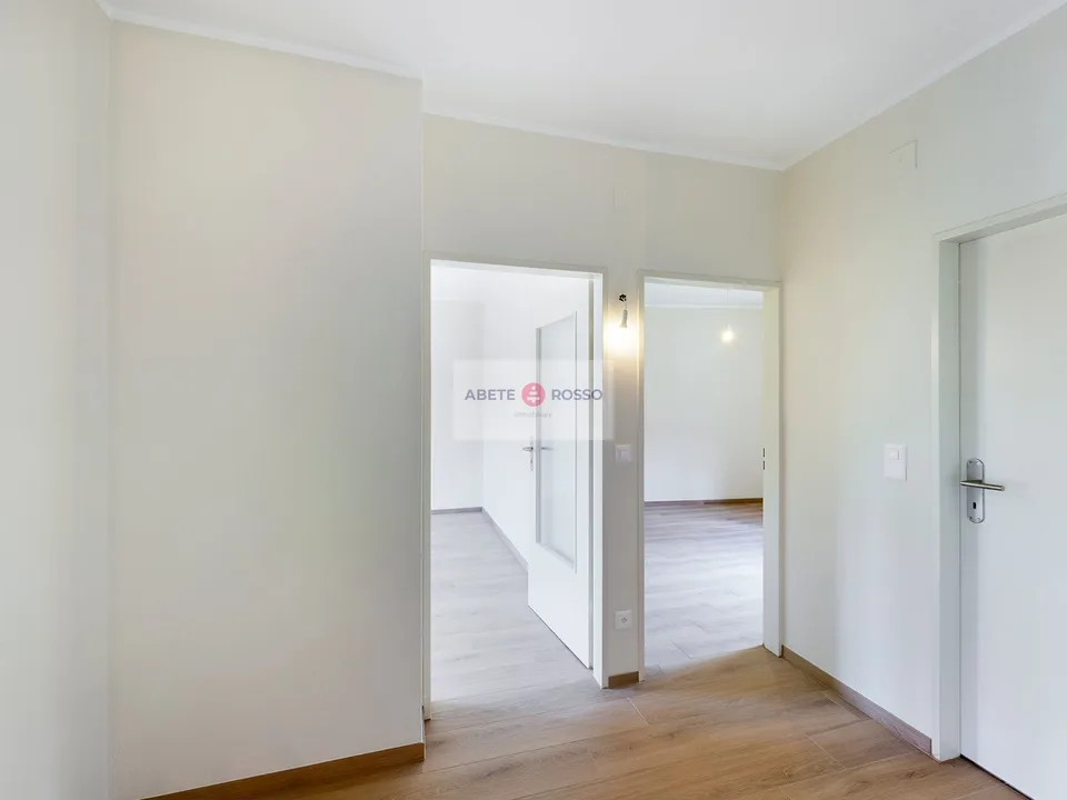 Renovierte Wohnung: ruhige Wohngegend, Wohnanlage mit Pool, nahe Lugano