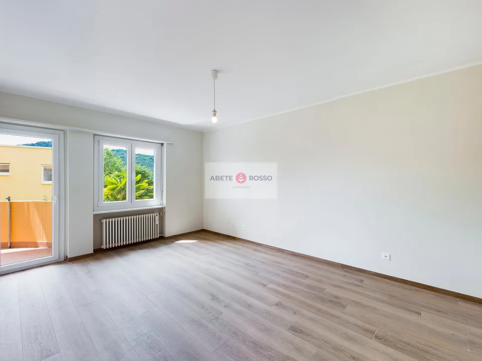 Renovierte Wohnung: ruhige Wohngegend, Wohnanlage mit Pool, nahe Lugano