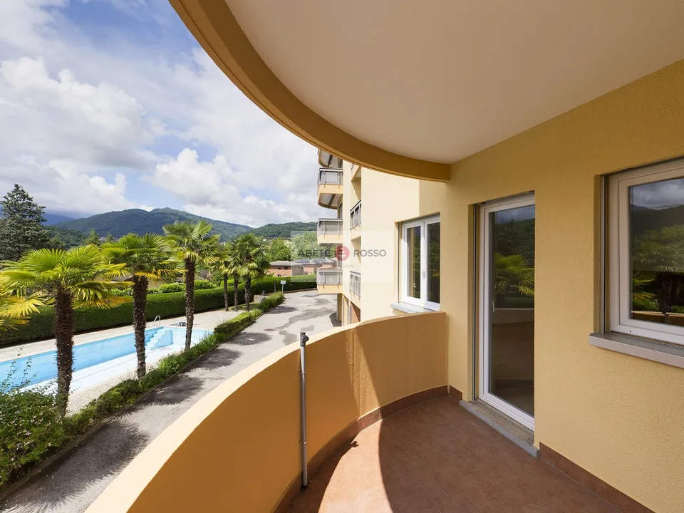 Renovierte Wohnung: ruhige Wohngegend, Wohnanlage mit Pool, nahe Lugano