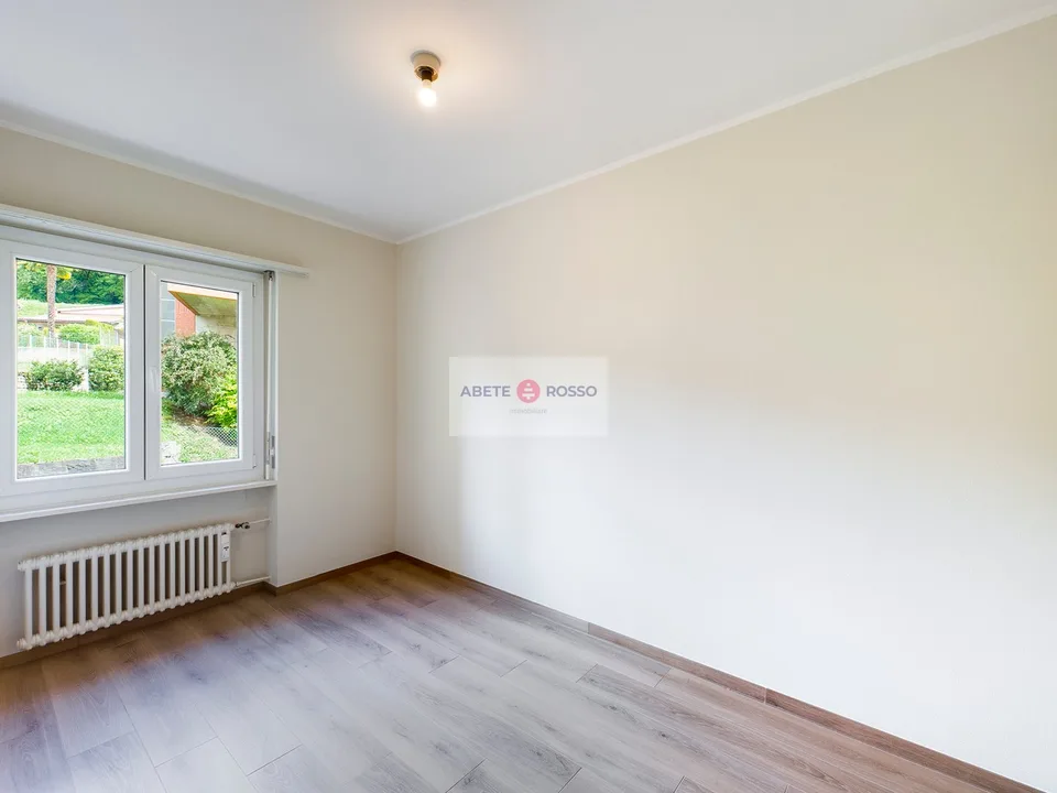Renovierte Wohnung: ruhige Wohngegend, Wohnanlage mit Pool, nahe Lugano
