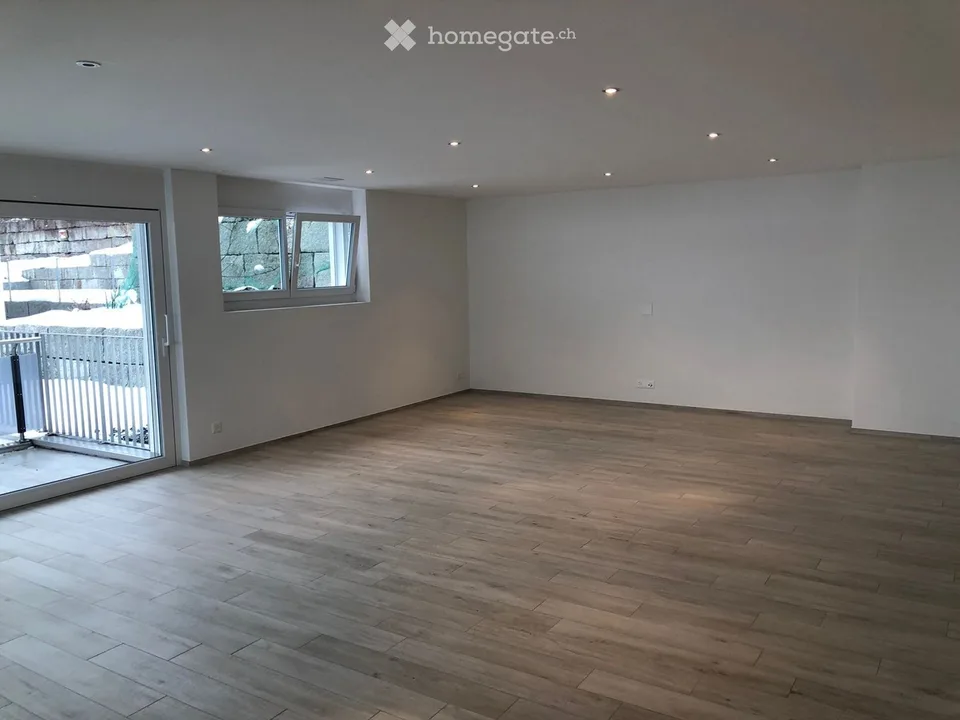Bright 4.5-room apartment with balcony in Eschenbach SG