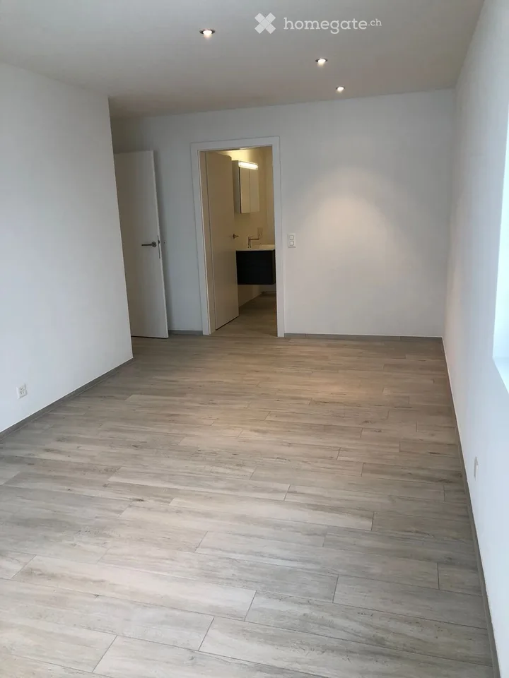 Bright 4.5-room apartment with balcony in Eschenbach SG