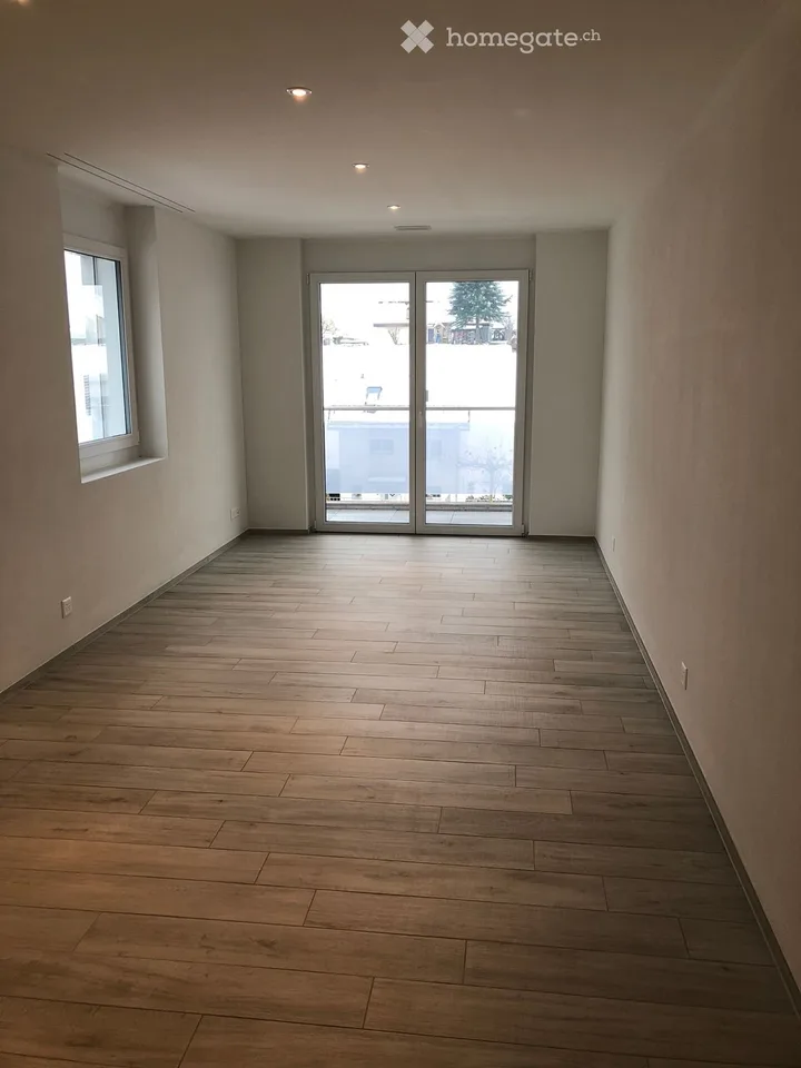 Bright 4.5-room apartment with balcony in Eschenbach SG