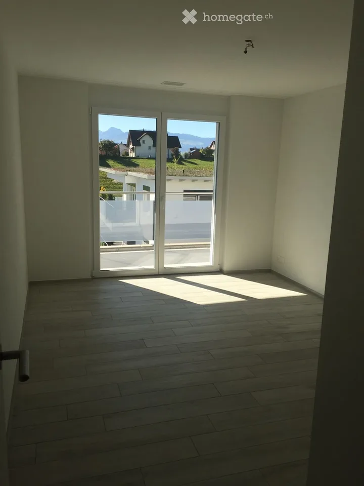 Bright 4.5-room apartment with balcony in Eschenbach SG
