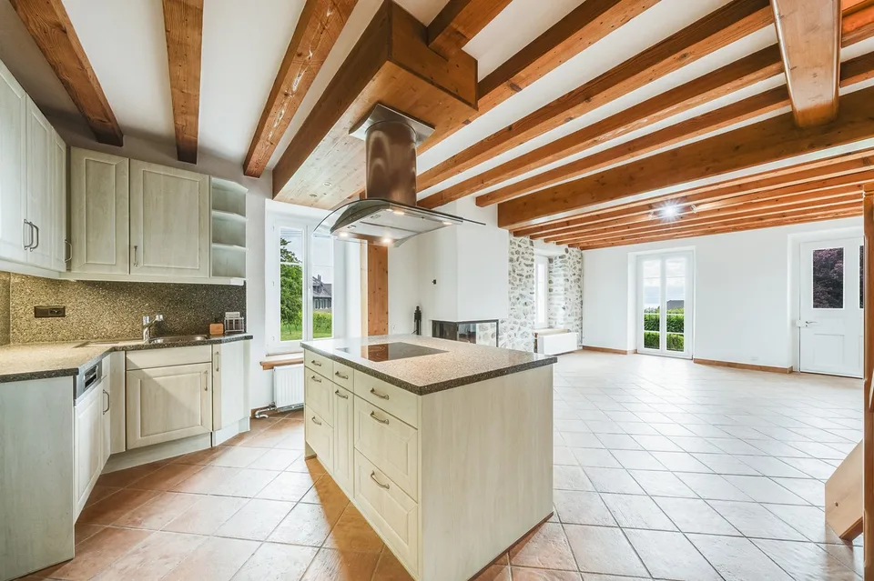 Bello appartamento di 4.5 locali nel cuore di Yens – foto 2 di 13