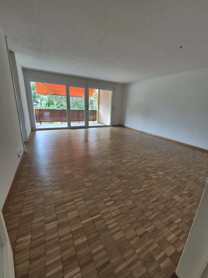 Grosszügige 3.5-Zimmerwohnung mit Reduit