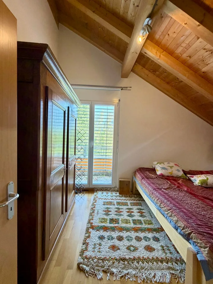 Charmant appartement de 4,5 pièces au dernier étage avec panorama montagnard à Susten