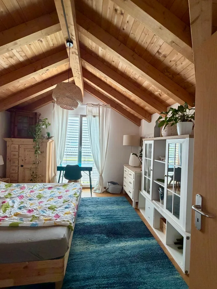 Charmant appartement de 4,5 pièces au dernier étage avec panorama montagnard à Susten