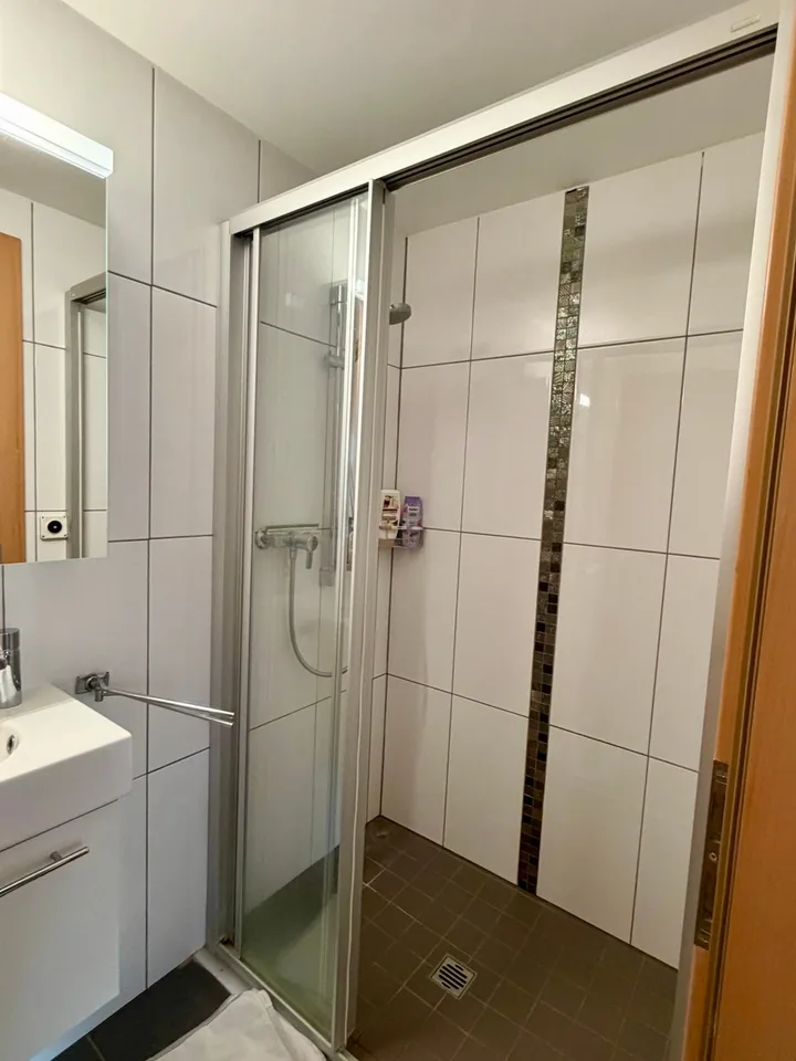 Charmant appartement de 4,5 pièces au dernier étage avec panorama montagnard à Susten
