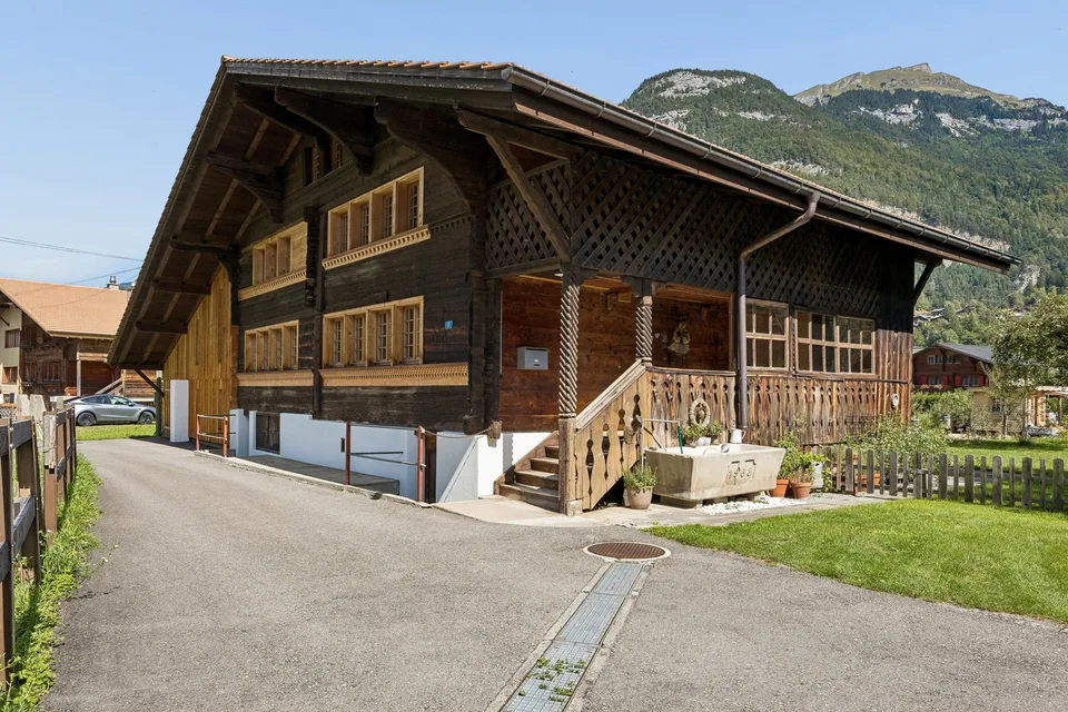 Wunderschön kernsaniertes 6 Zimmer Einfamilienhaus mit weitläufigem Garten – Foto 2 von 18