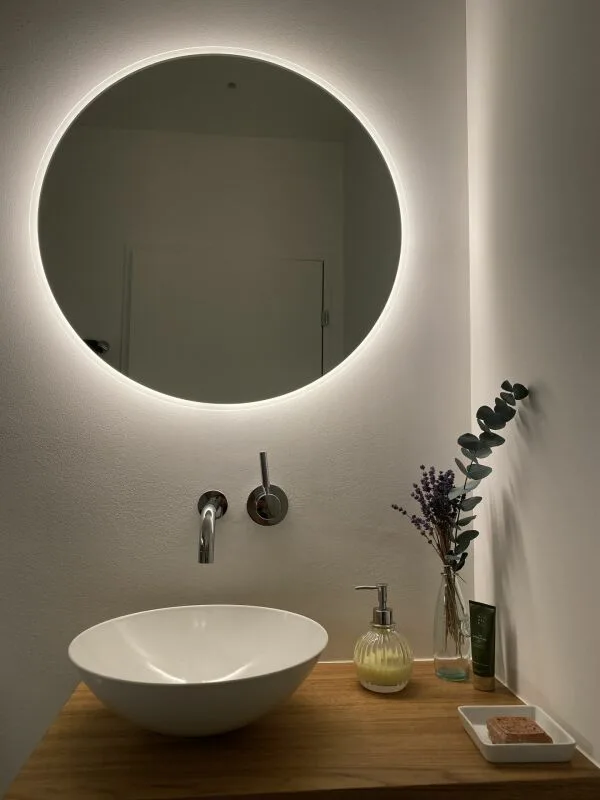 Appartamento smart home di 3,5 locali arredato di lusso con vista panoramica