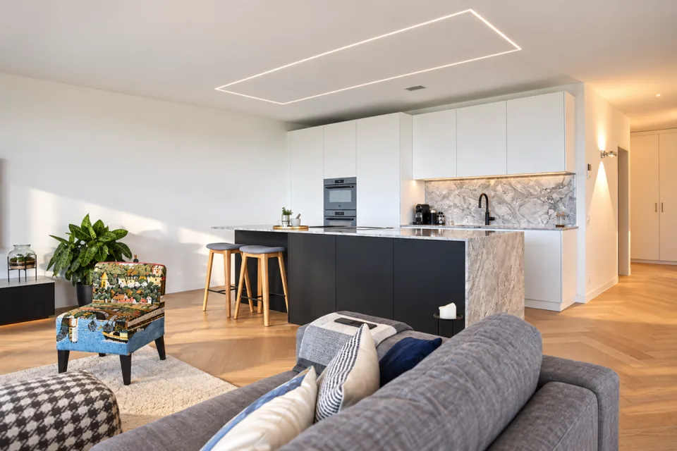 Appartamento smart home di 3,5 locali arredato di lusso con vista panoramica