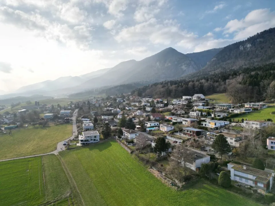 Appartamento smart home di 3,5 locali arredato di lusso con vista panoramica