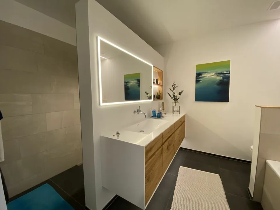 Appartamento smart home di 3,5 locali arredato di lusso con vista panoramica