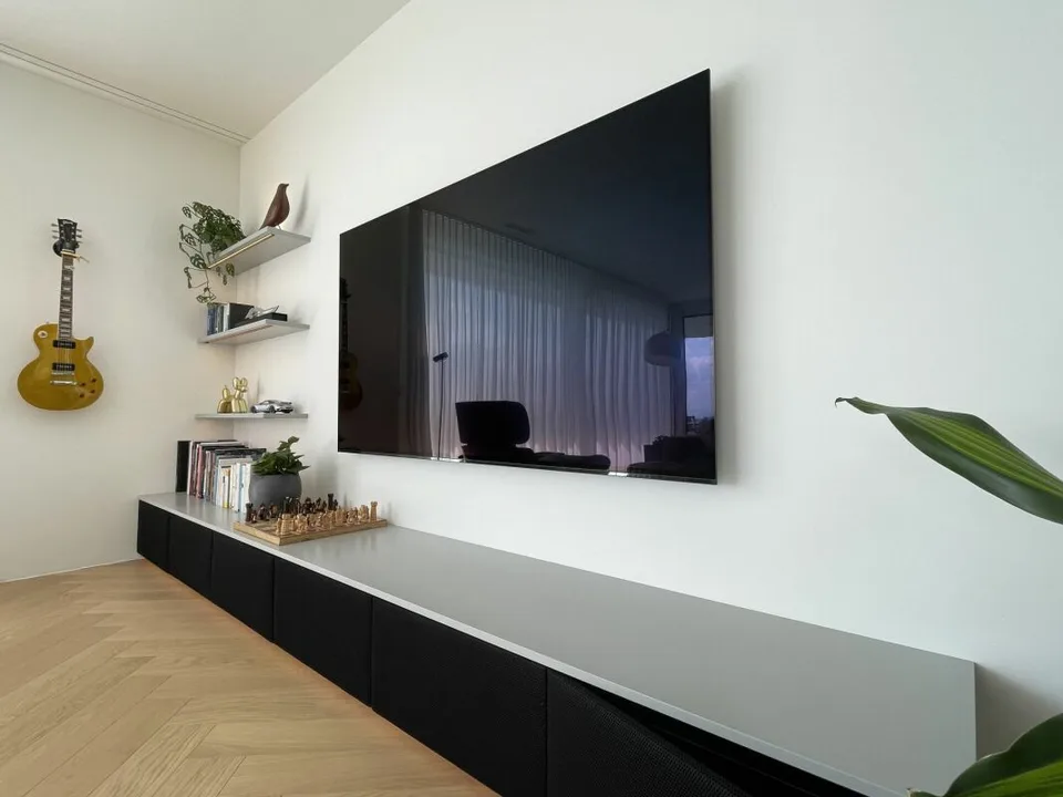 Appartamento smart home di 3,5 locali arredato di lusso con vista panoramica