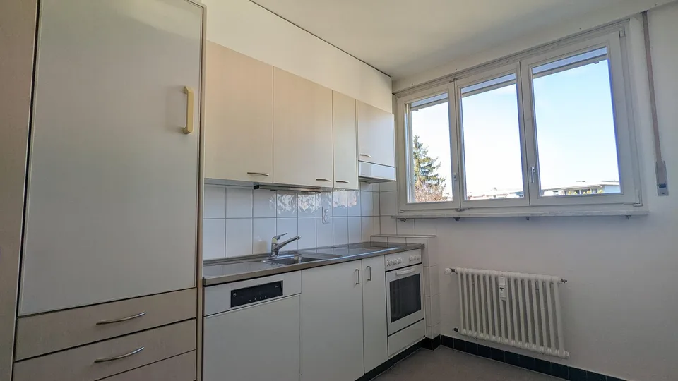 Appartement 3 pièces lumineux avec belle vue à Pratteln
