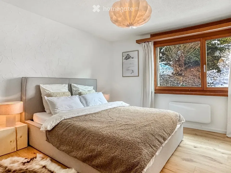 Exclusive furnished 2.5-room apartment with charm and mountain panorama