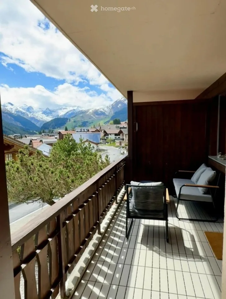 Exclusive furnished 2.5-room apartment with charm and mountain panorama