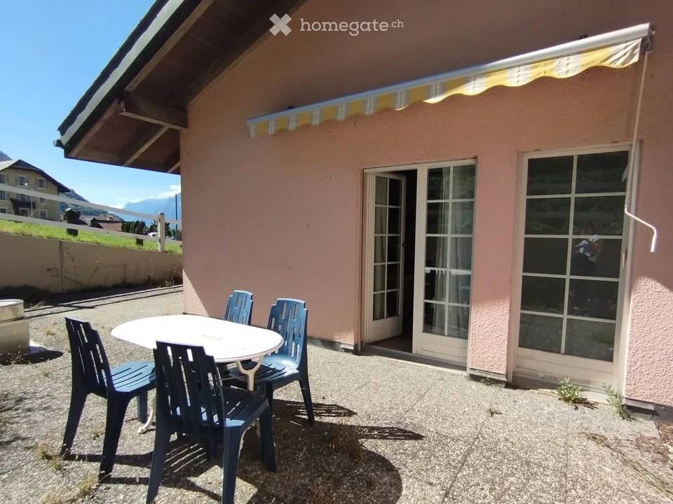 In Baar-Nendaz, 4 minutes from Sion, high-standard apartment - 180m2 - 4 private suites and 2 terraces
