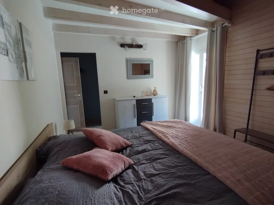 In Baar-Nendaz, 4 minutes from Sion, high-standard apartment - 180m2 - 4 private suites and 2 terraces
