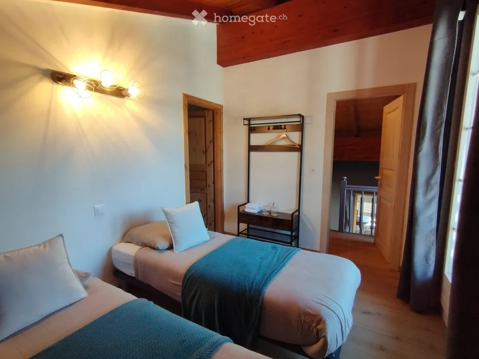 In Baar-Nendaz, 4 minutes from Sion, high-standard apartment - 180m2 - 4 private suites and 2 terraces