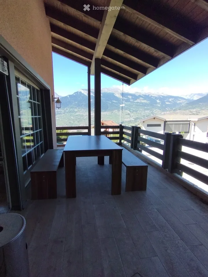 In Baar-Nendaz, 4 minutes from Sion, high-standard apartment - 180m2 - 4 private suites and 2 terraces