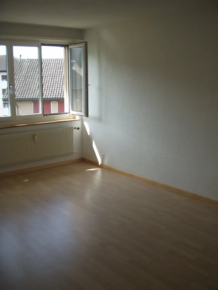 Appartamento accogliente di 3 locali con balcone a Büren an der Aare – disponibile immediatamente!