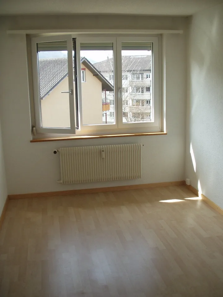 Appartamento accogliente di 3 locali con balcone a Büren an der Aare – disponibile immediatamente!