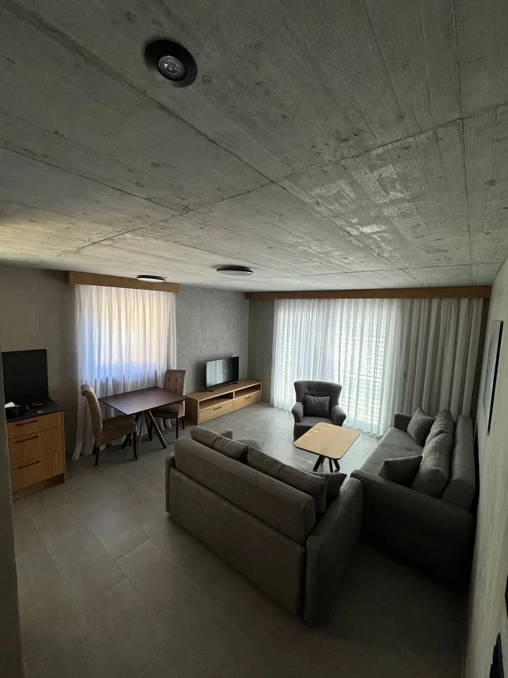 Appartement meublé de construction neuve Savognin