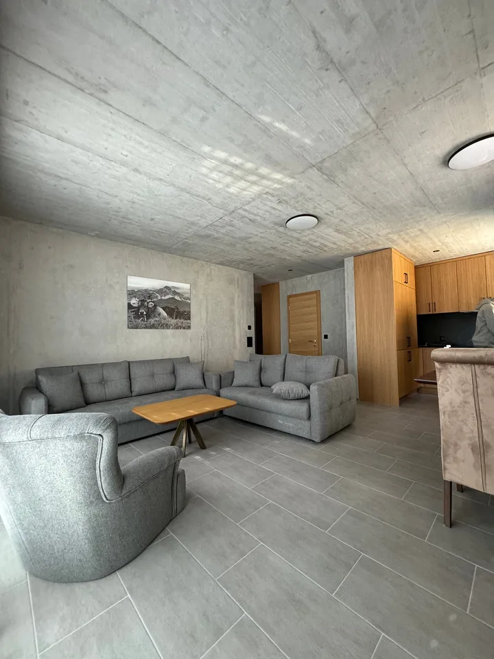 Appartement meublé de construction neuve Savognin