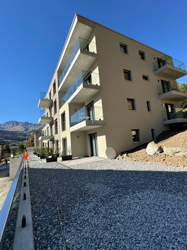 Appartement meublé de construction neuve Savognin