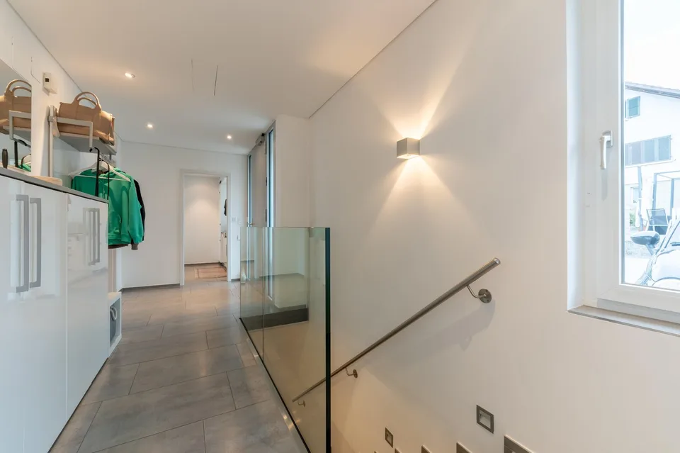 Modern single-family house in central location – photo 3 of 7