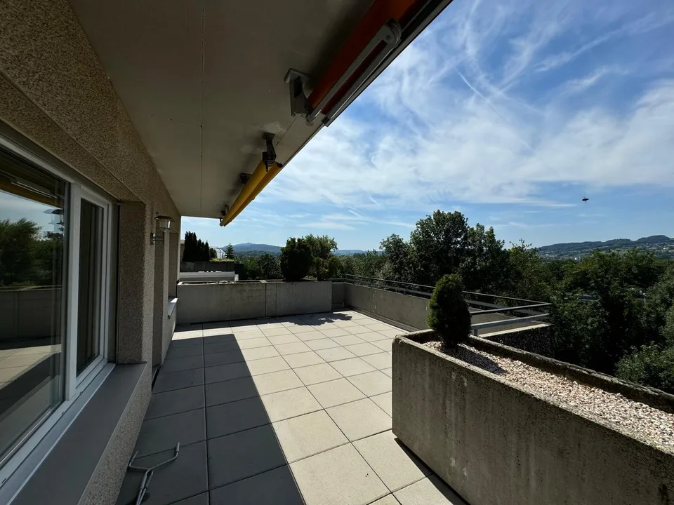 Charming 4.5-room attic apartment in Oetwil an der Limmat