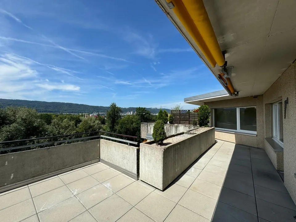 Charming 4.5-room attic apartment in Oetwil an der Limmat