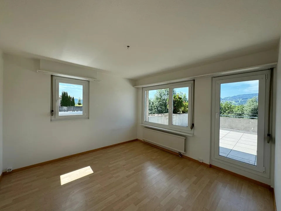 Charming 4.5-room attic apartment in Oetwil an der Limmat