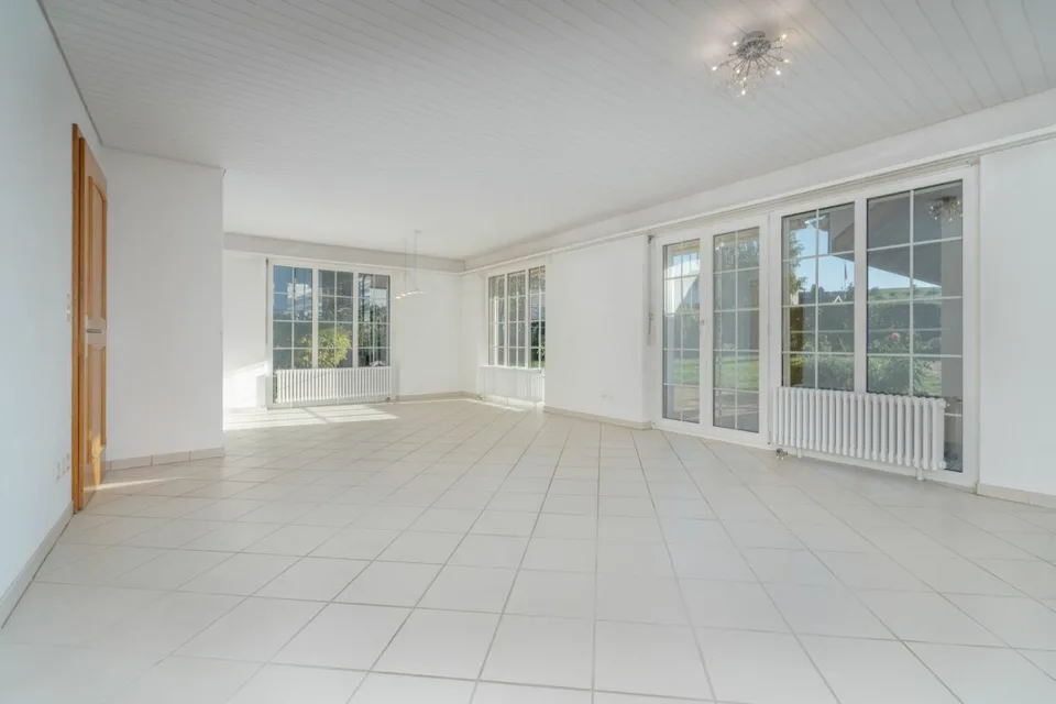 Freistehendes 6½-Zimmer Einfamilienhaus mit Wintergarten und viel Umschwung – Foto 5 von 21