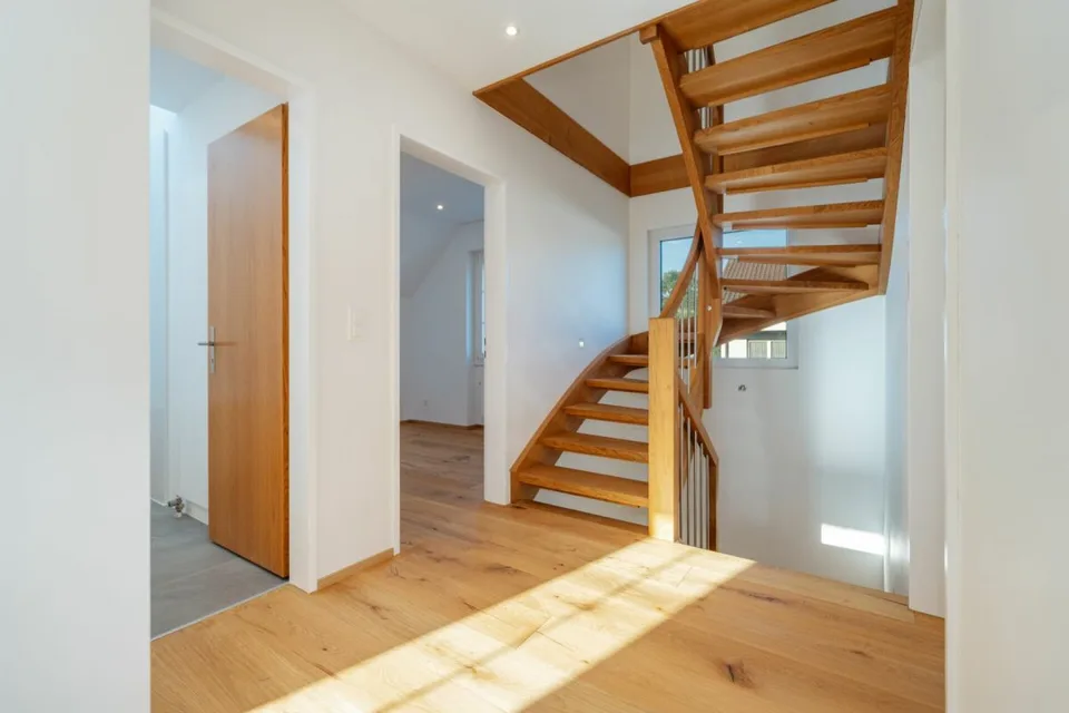 Freistehendes 6½-Zimmer Einfamilienhaus mit Wintergarten und viel Umschwung – Foto 15 von 21