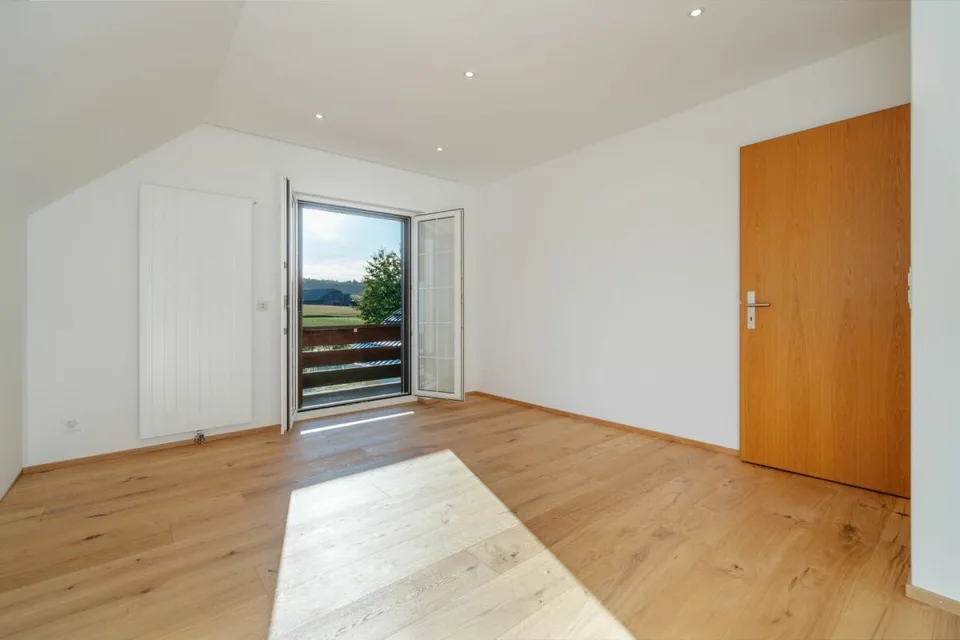 Freistehendes 6½-Zimmer Einfamilienhaus mit Wintergarten und viel Umschwung – Foto 13 von 21