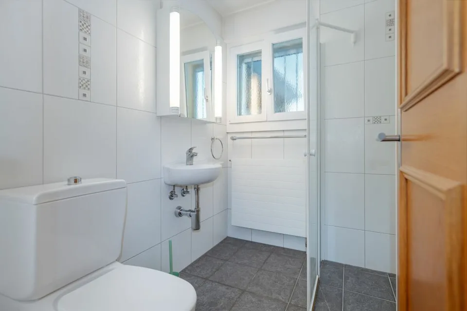 Freistehendes 6½-Zimmer Einfamilienhaus mit Wintergarten und viel Umschwung – Foto 6 von 21