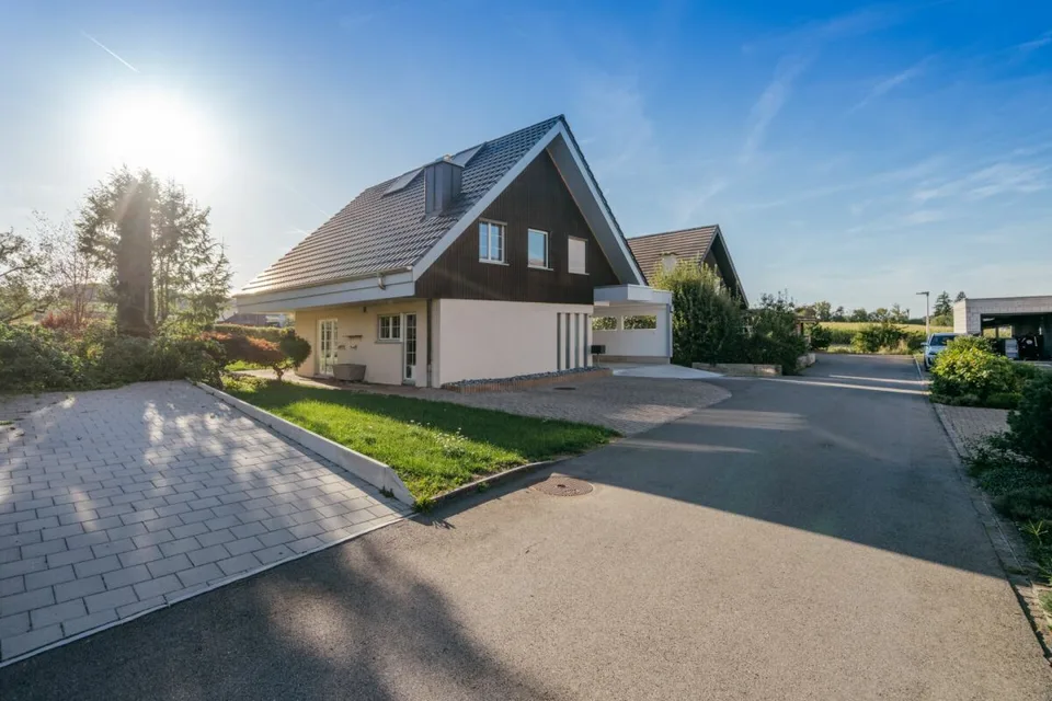 Freistehendes 6½-Zimmer Einfamilienhaus mit Wintergarten und viel Umschwung – Foto 4 von 21